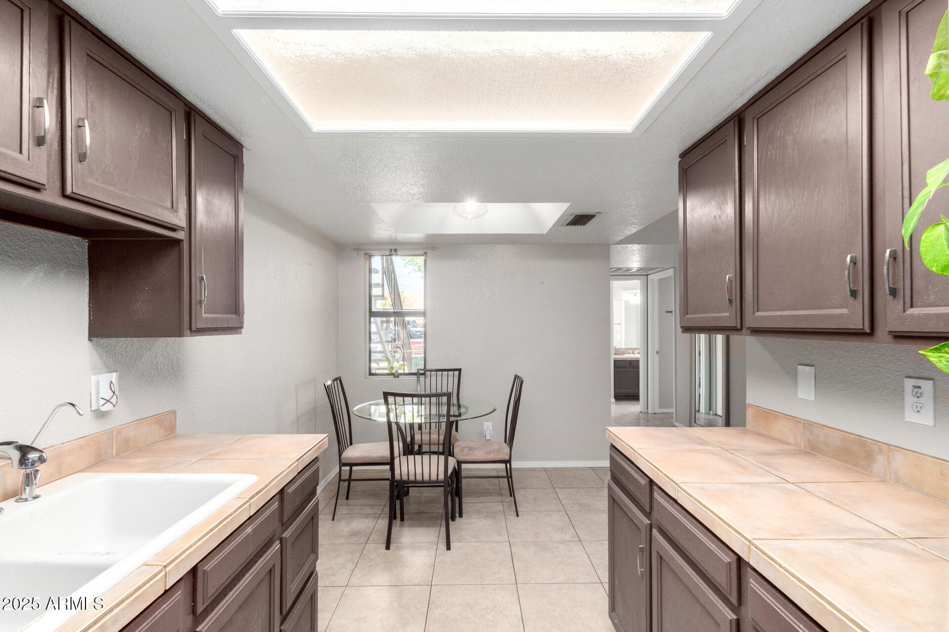 2146 W ISABELLA Avenue 121