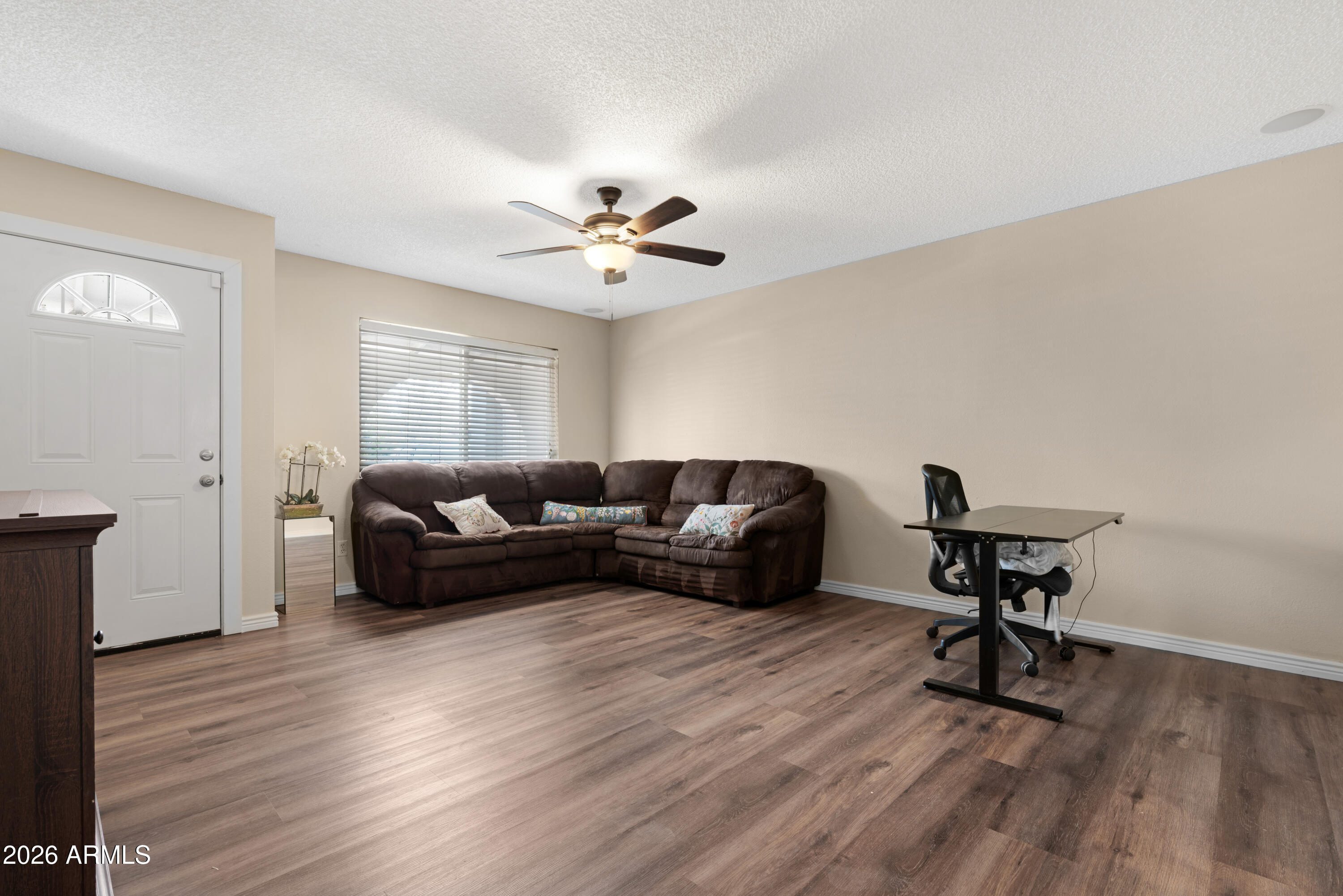 5410 W ALTADENA Avenue