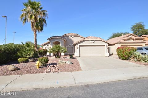 Single Family Residence in Gilbert AZ 208 DEVON Drive.jpg