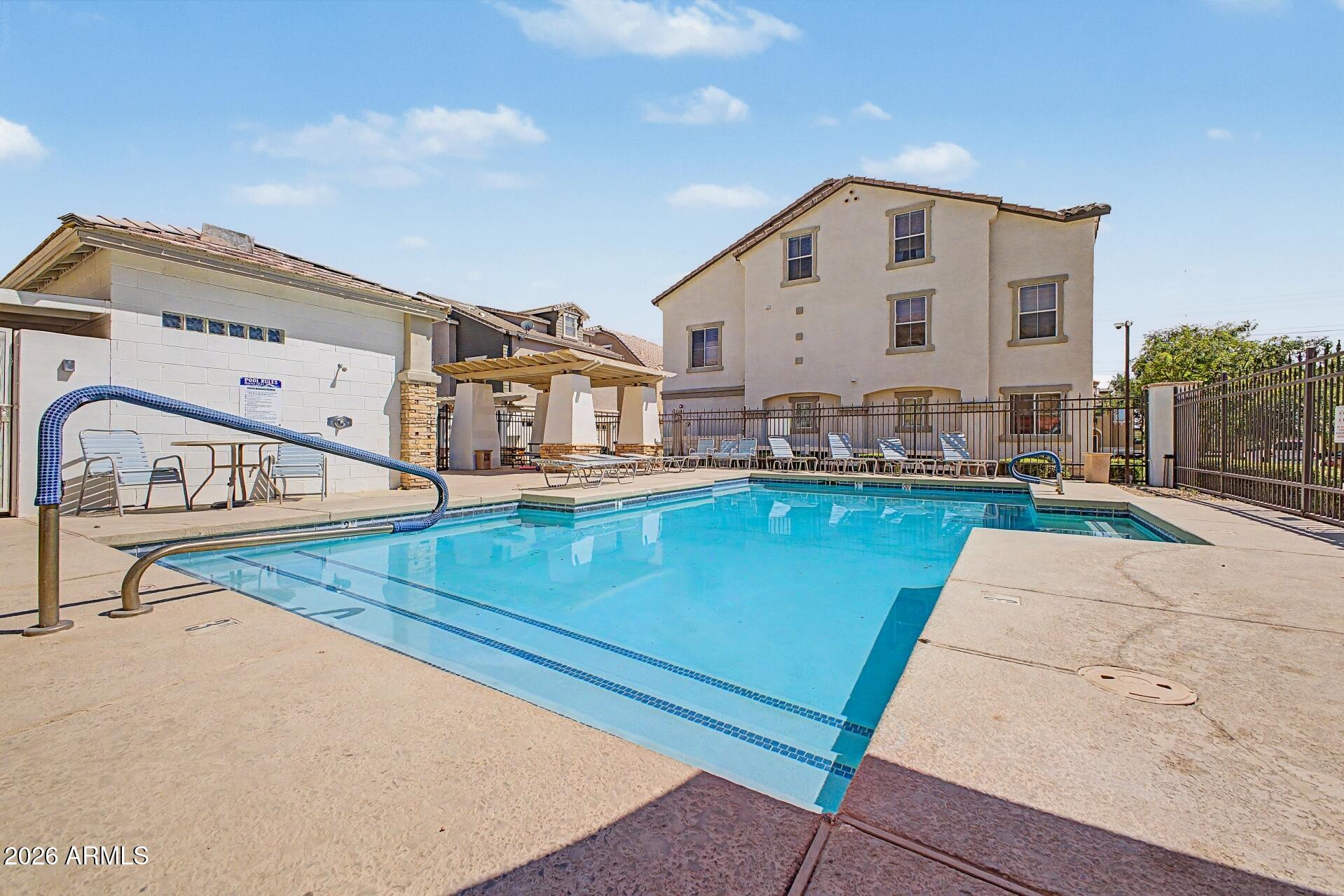 ARBOR WALK AMD - Residential
