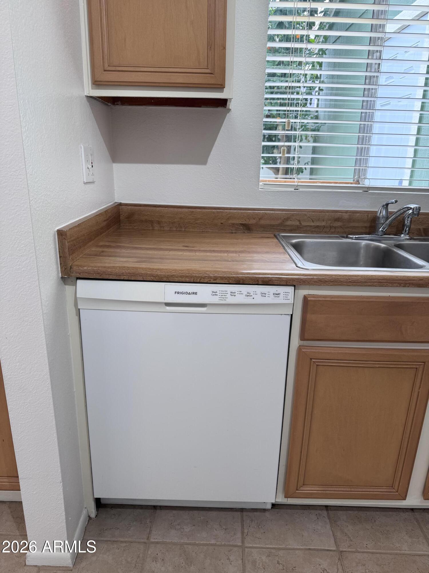 1970 N HARTFORD Street 62