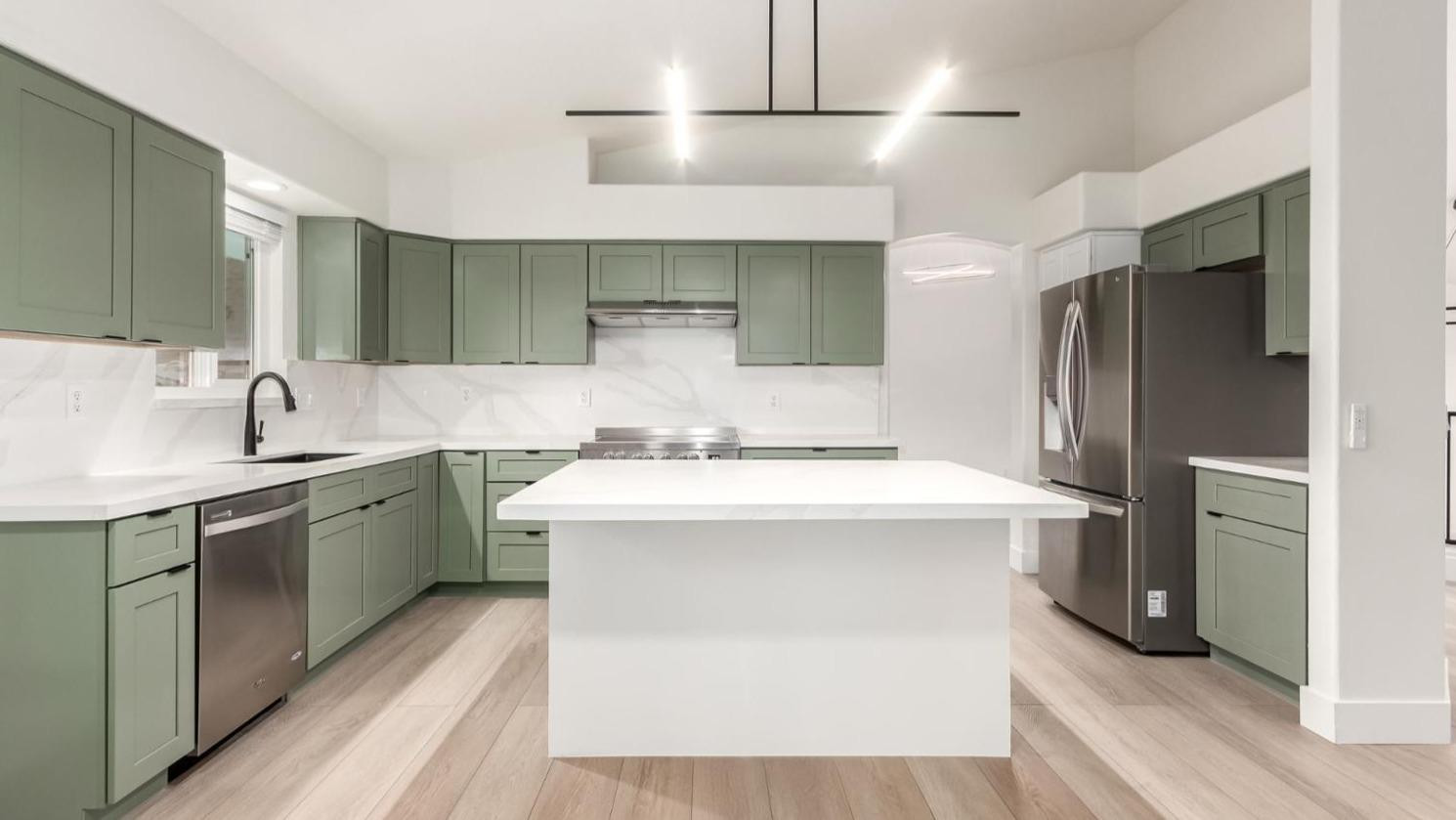5656 W Abraham Lane