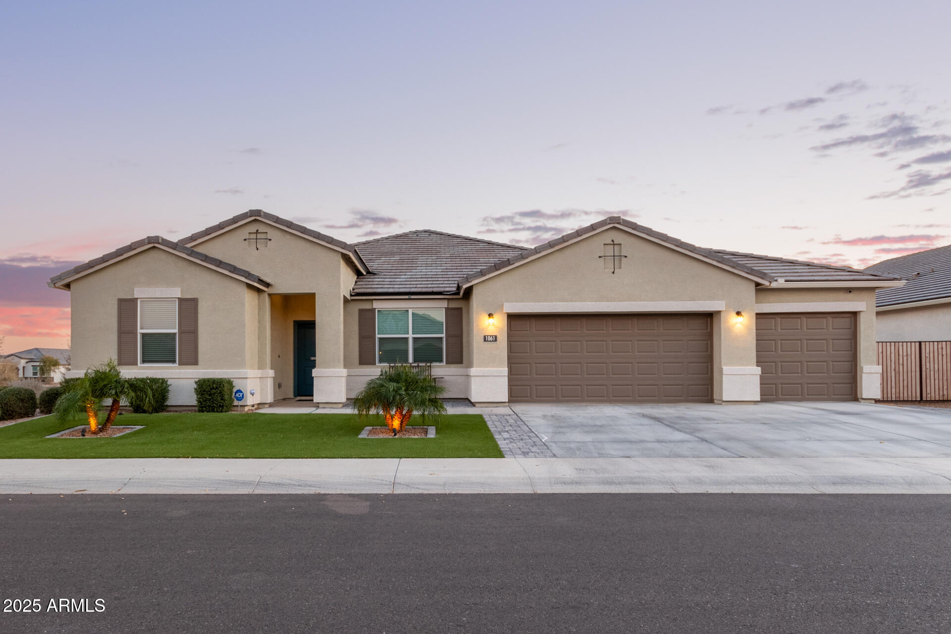 1061 W DESCANSO CANYON Drive