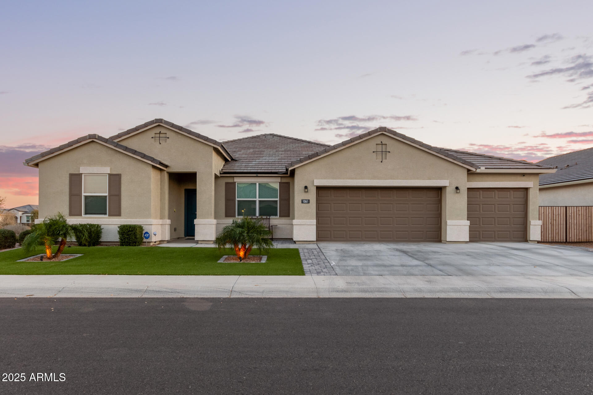 1061 W DESCANSO CANYON Drive