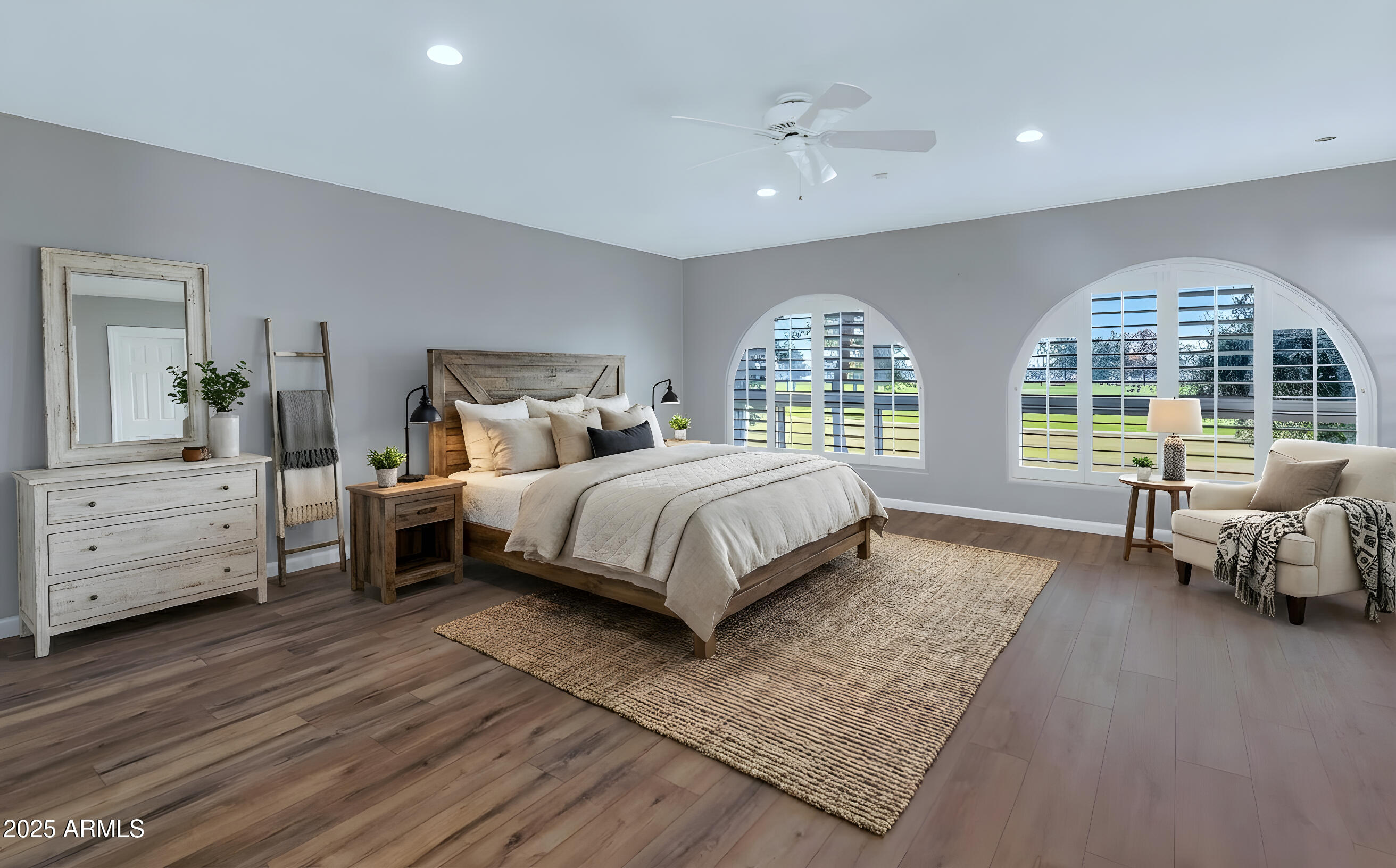 1035 N VISTA VERDE --