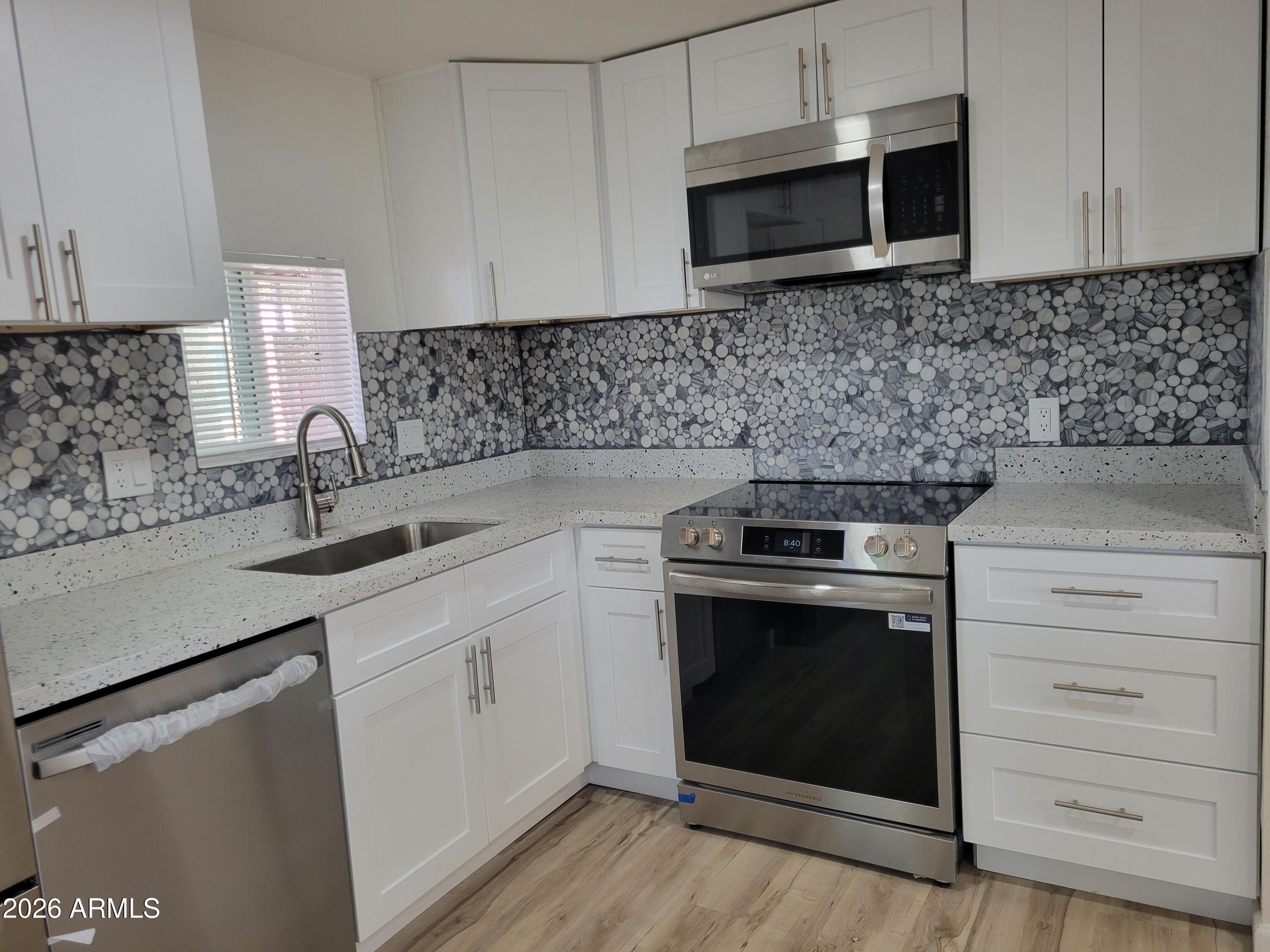 18026 N Cave Creek Road 1