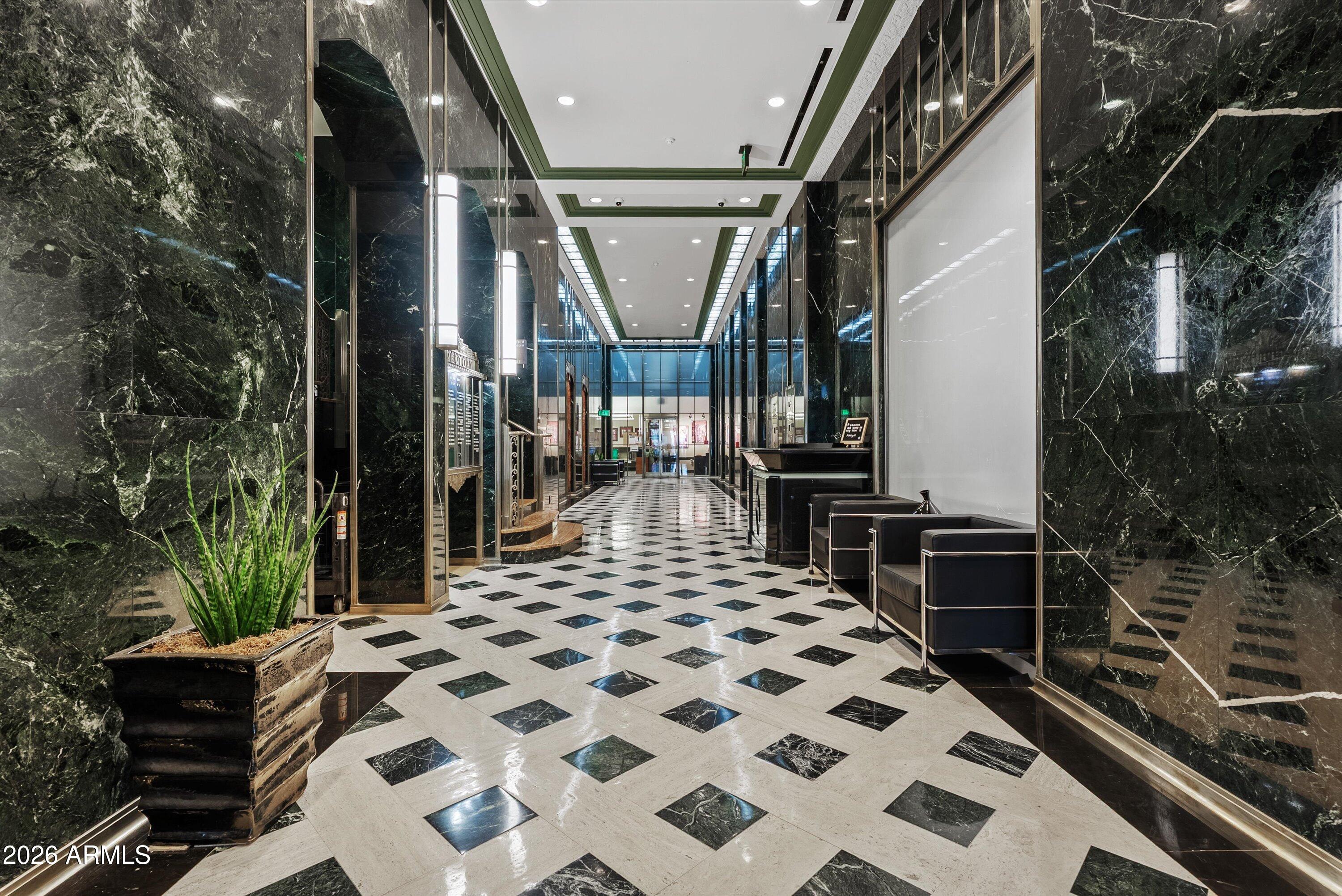 114 W ADAMS Street 802