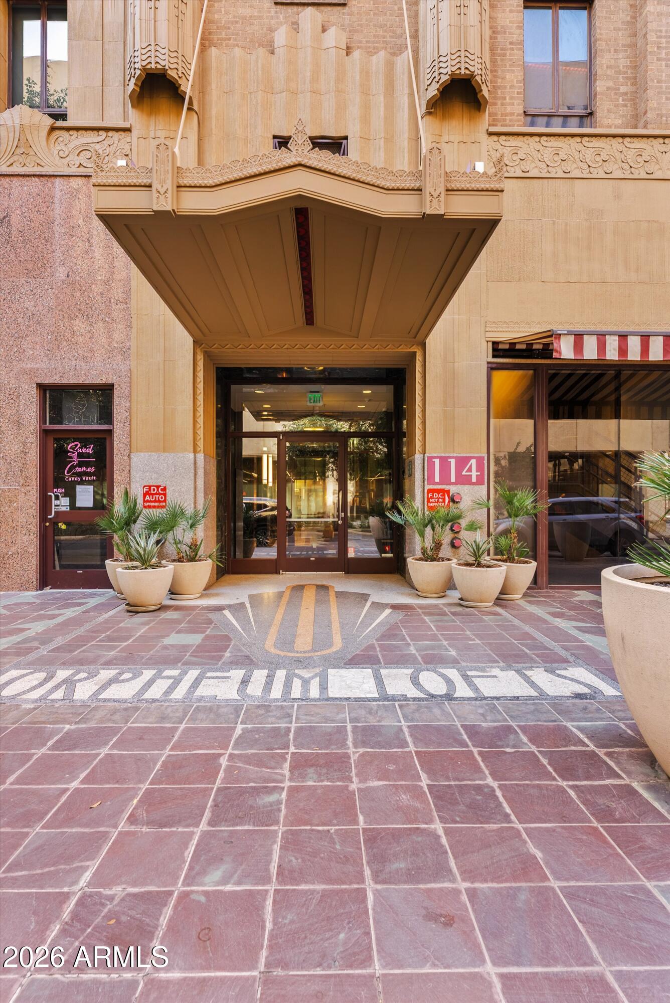 114 W ADAMS Street 802