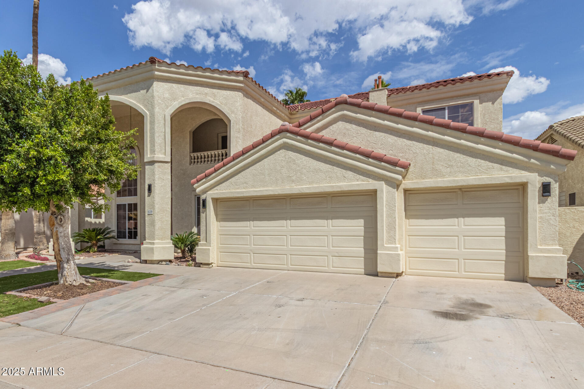 589 N Acacia Drive