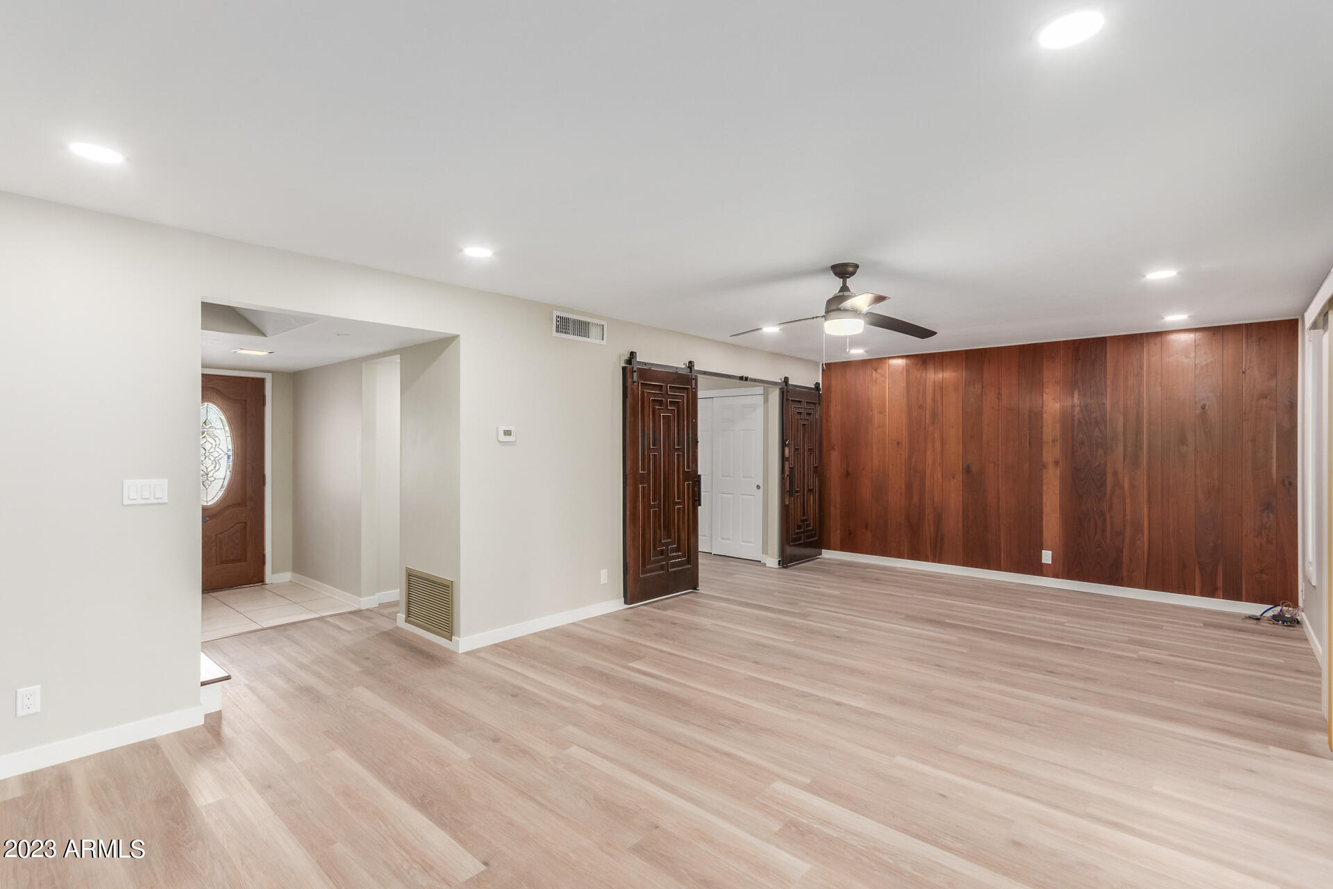 3037 S COUNTRY CLUB Way