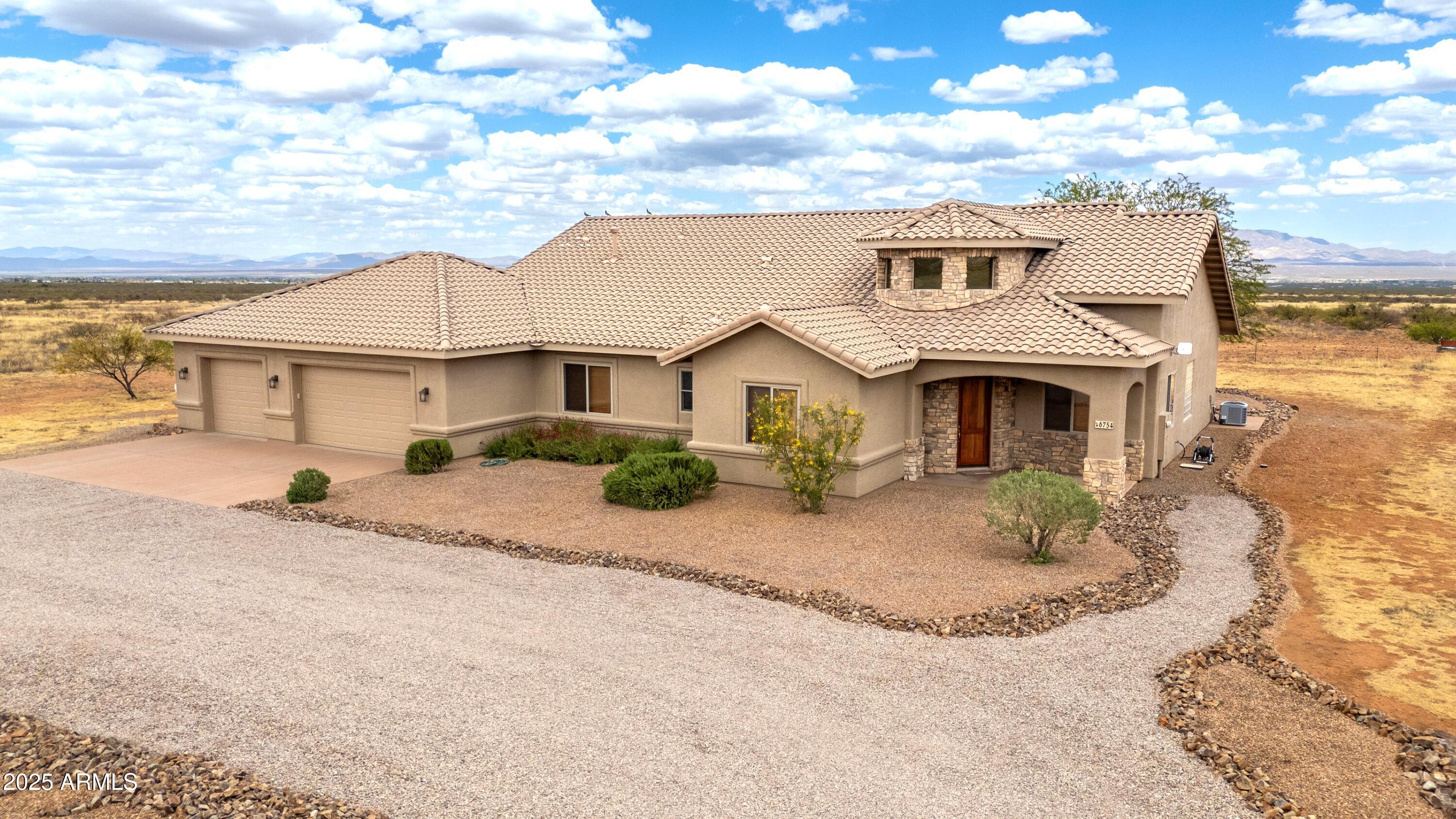 LA PRADERA ESTATES - Residential