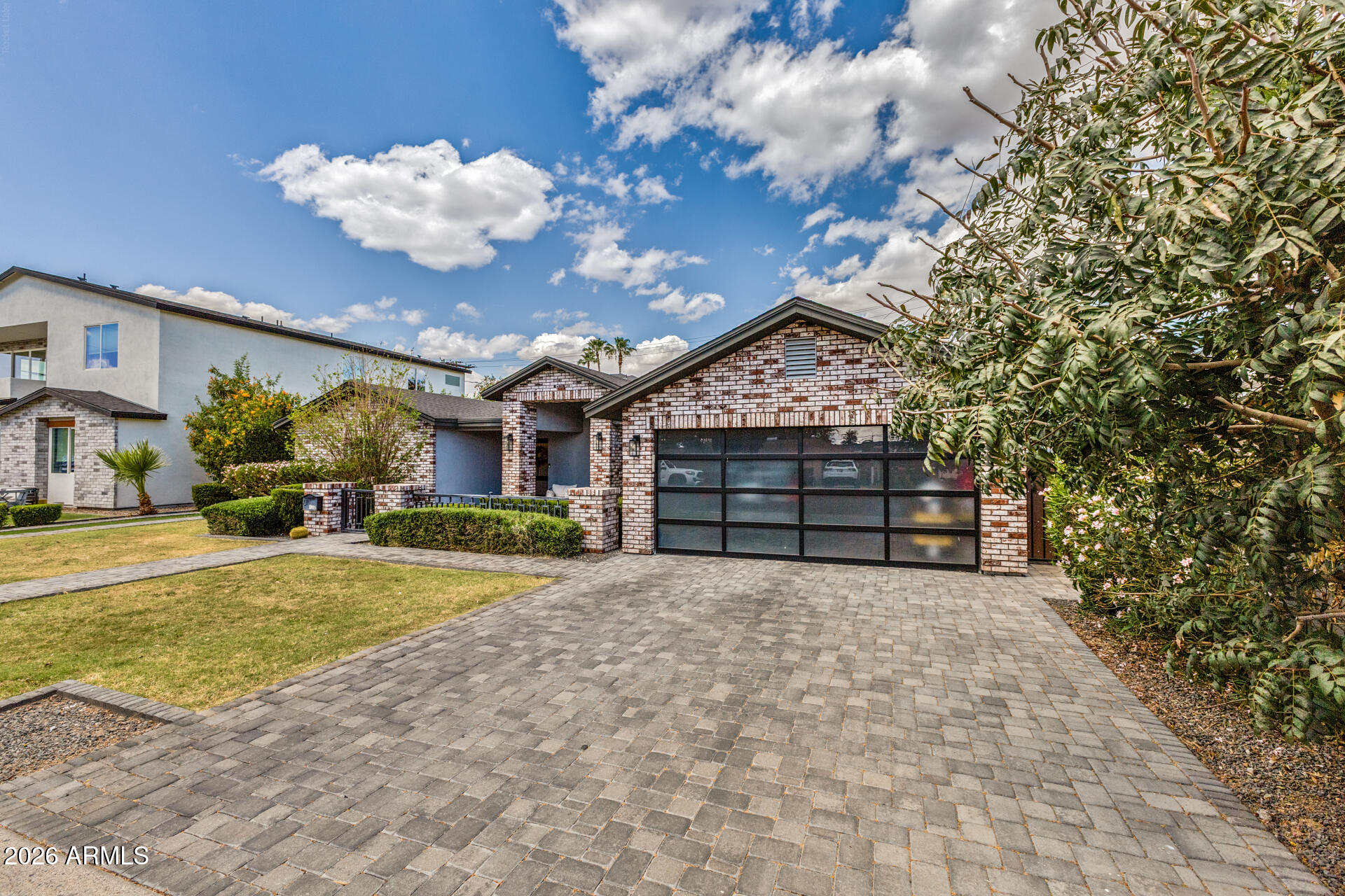 4008 E FAIRMOUNT Avenue