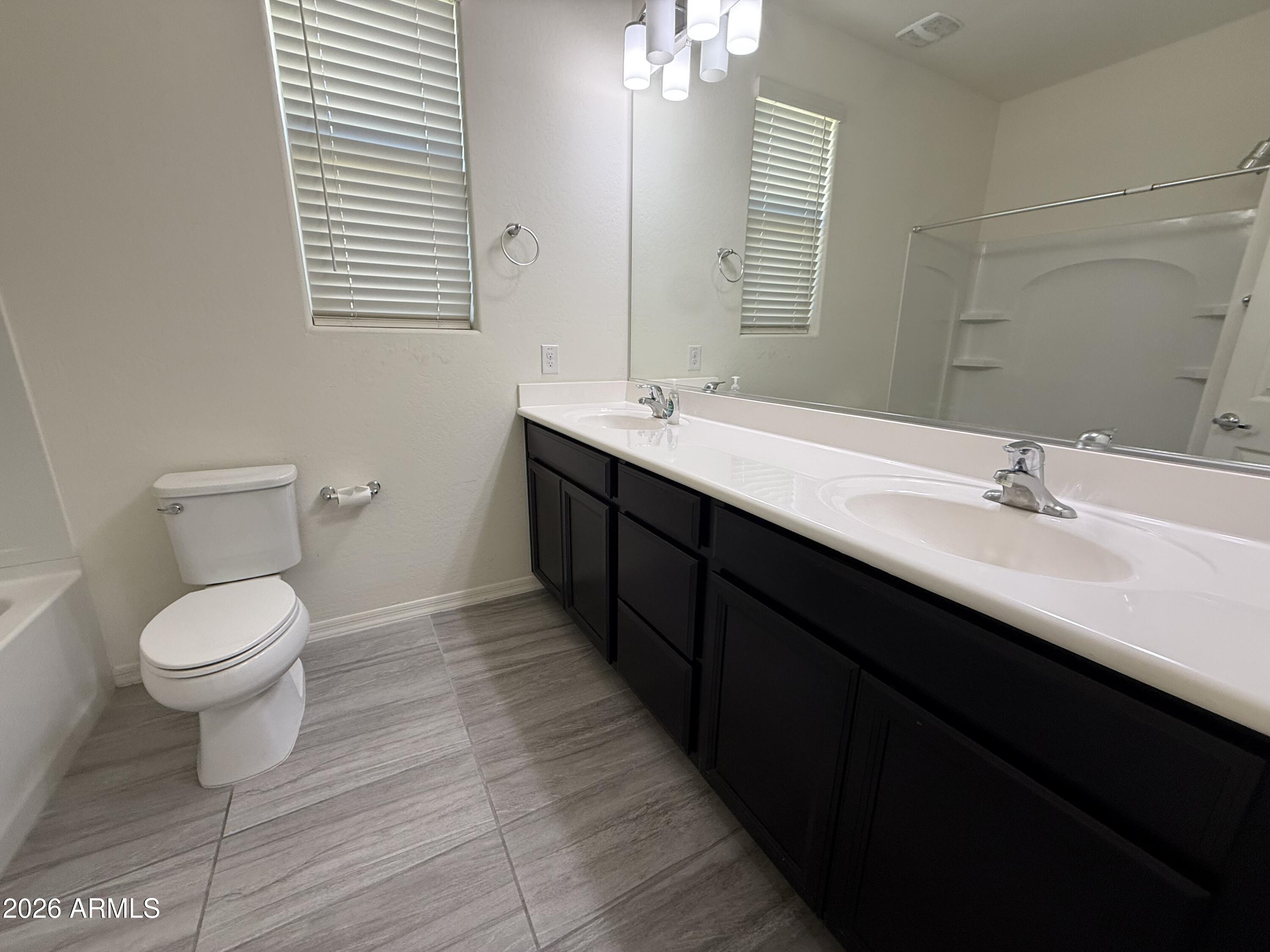 8716 E NAVARRO Avenue