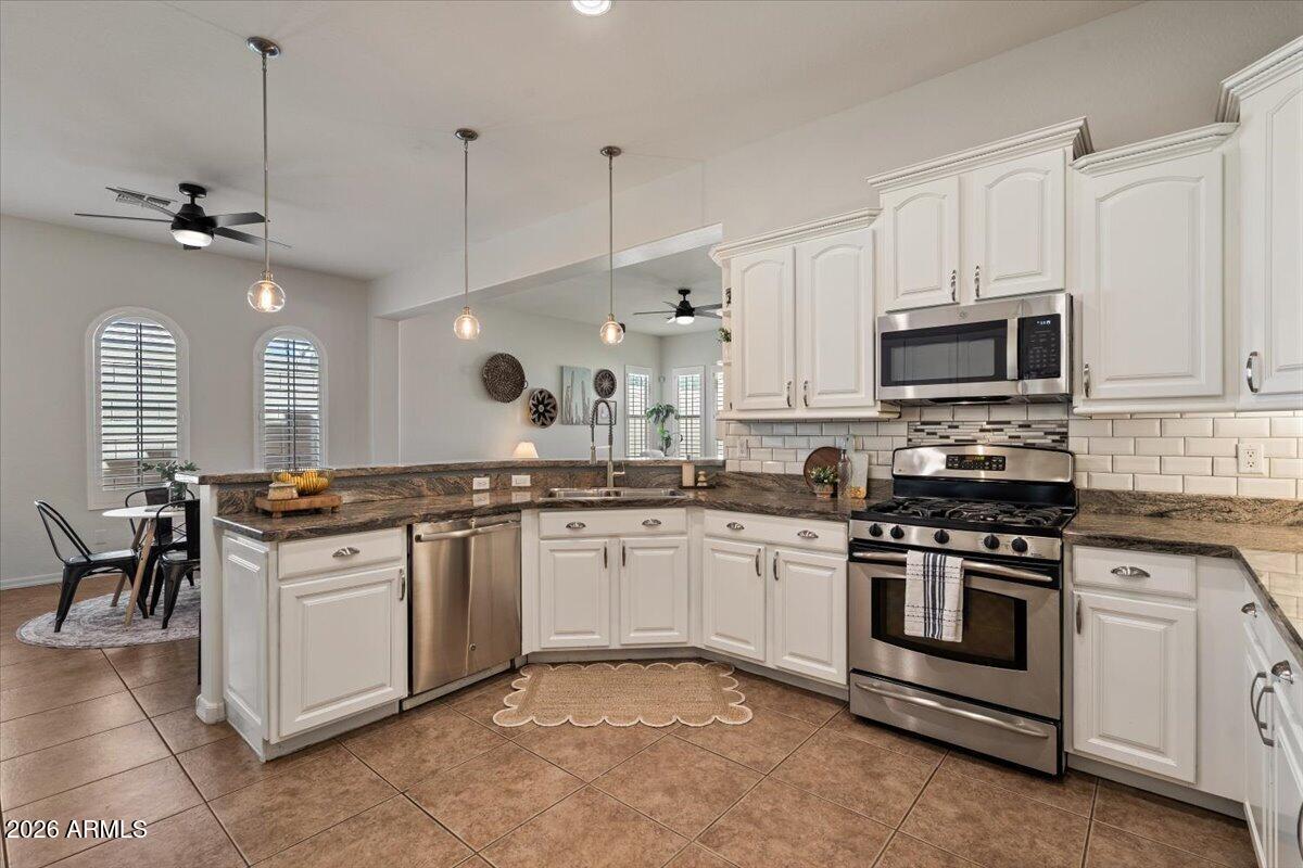 20398 W THAYER Street