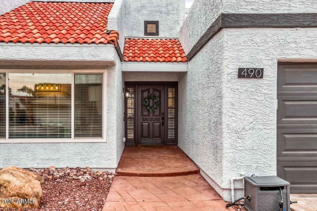 Photo of 490 E San Angelo Avenue, Gilbert, AZ 85234 (MLS # 6988111)