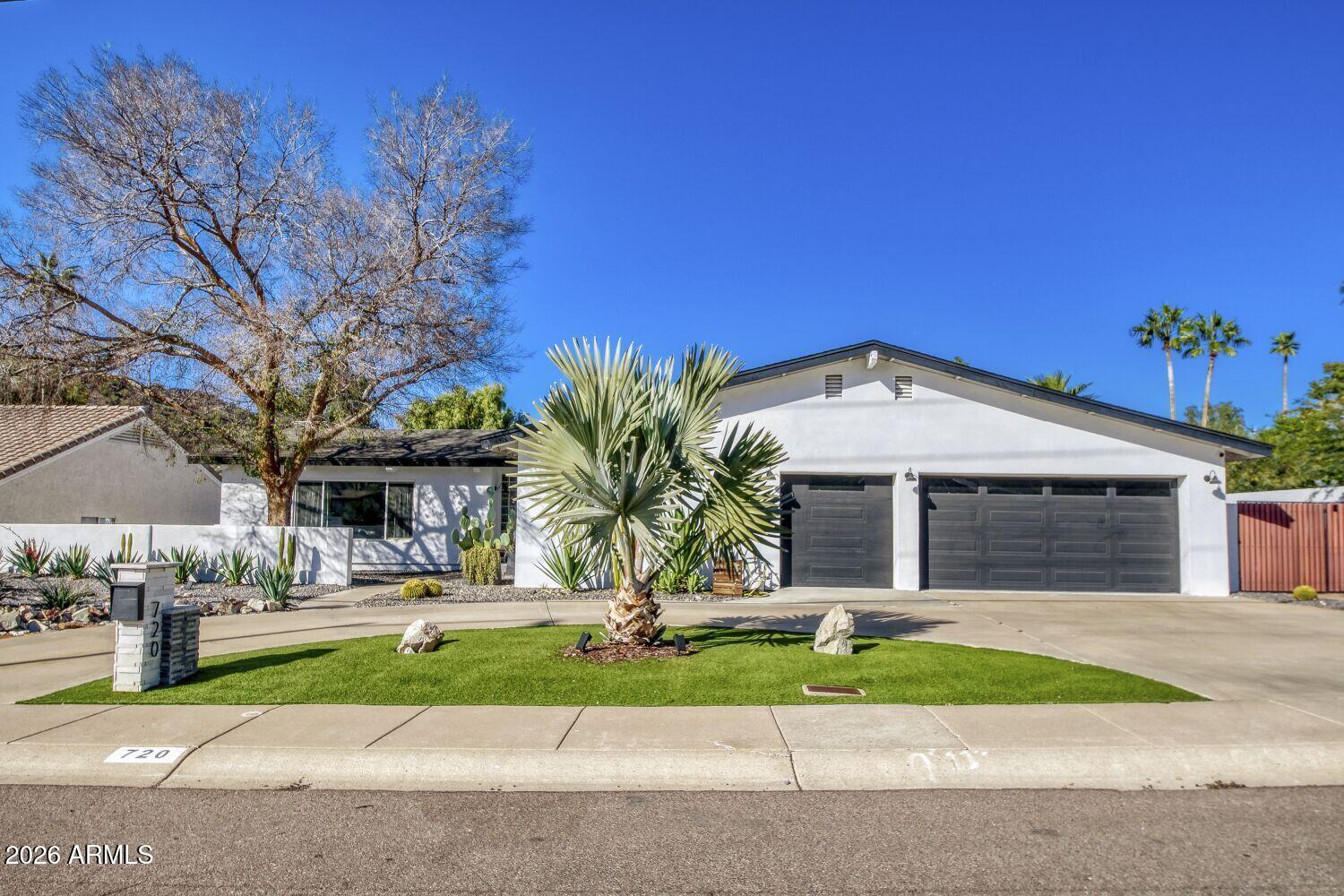 720 W THUNDERBIRD Road