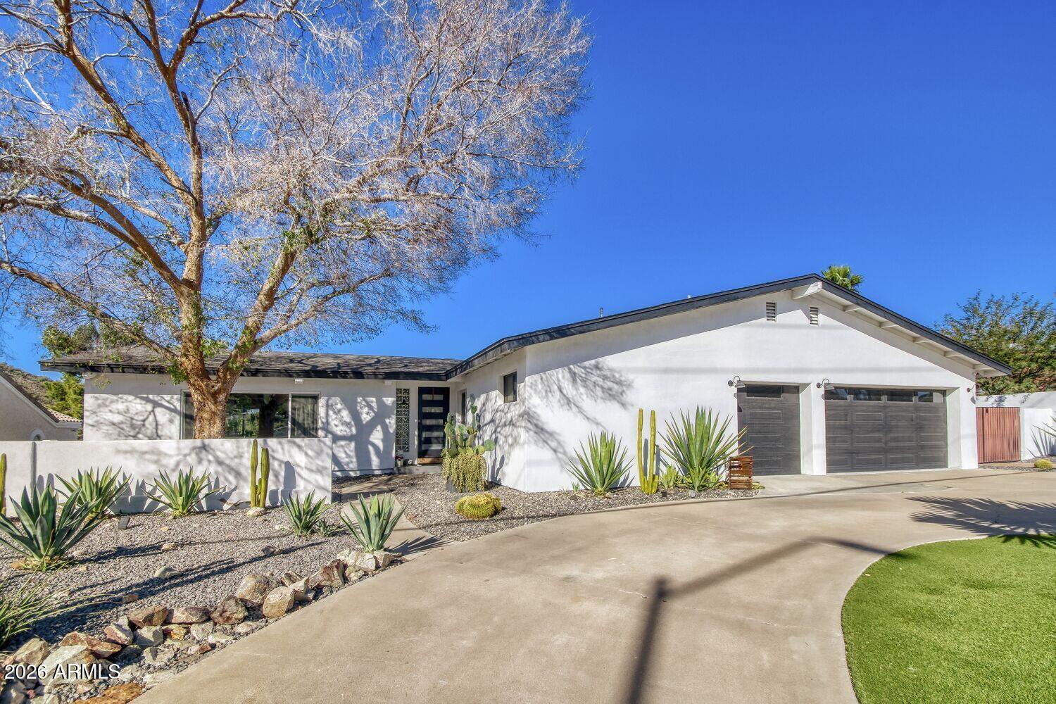 720 W THUNDERBIRD Road