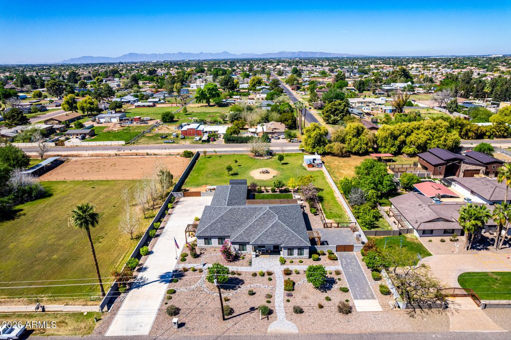 Photo of 1718 S 140th Place, Gilbert, AZ 85295 (MLS # 7001122)