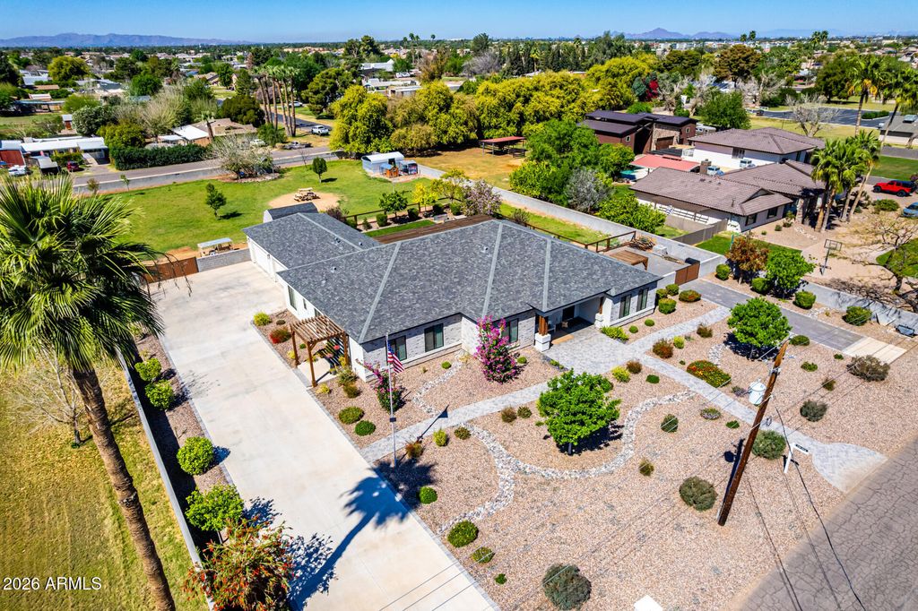 Photo of 1718 S 140th Place, Gilbert, AZ 85295 (MLS # 7001122)