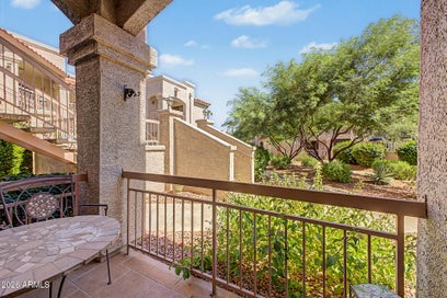 9151 W GREENWAY Road 113 Peoria AZ 85381