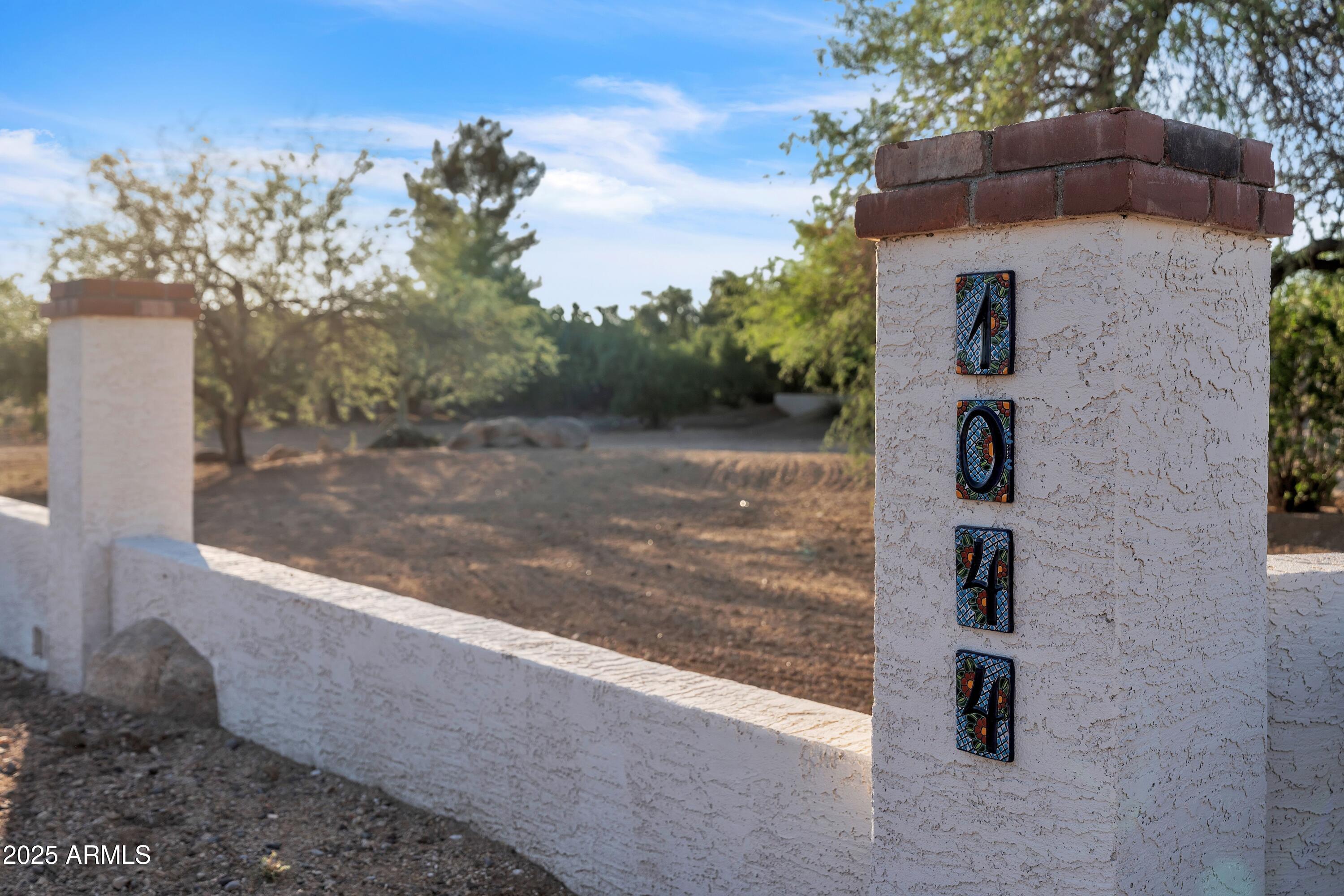1044 E IRVINE Road