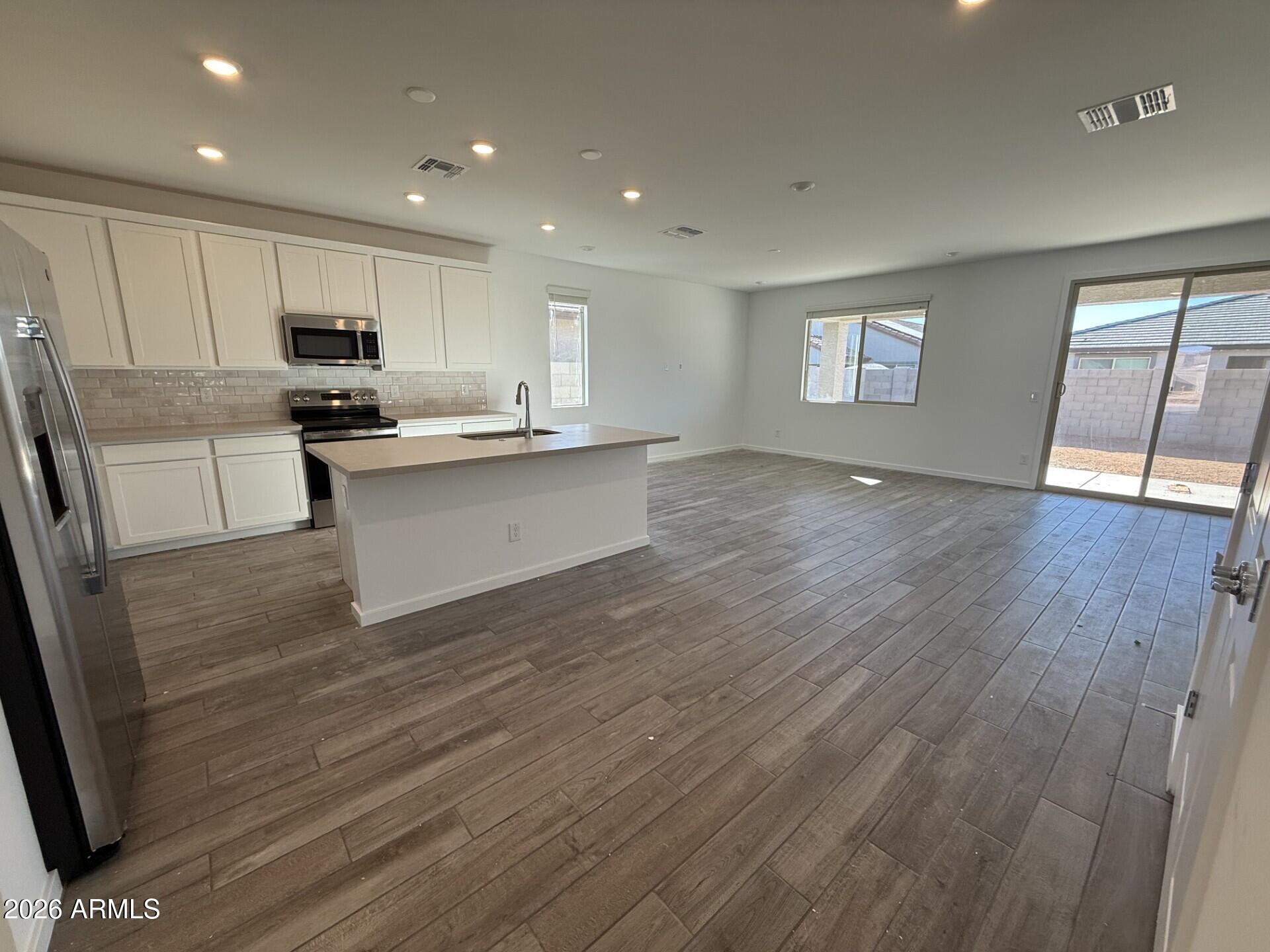 25211 W LA SALLE Street