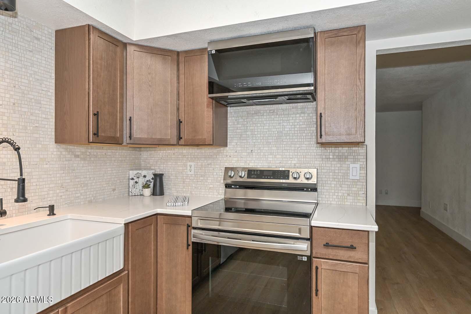 1701 N MILLER Road