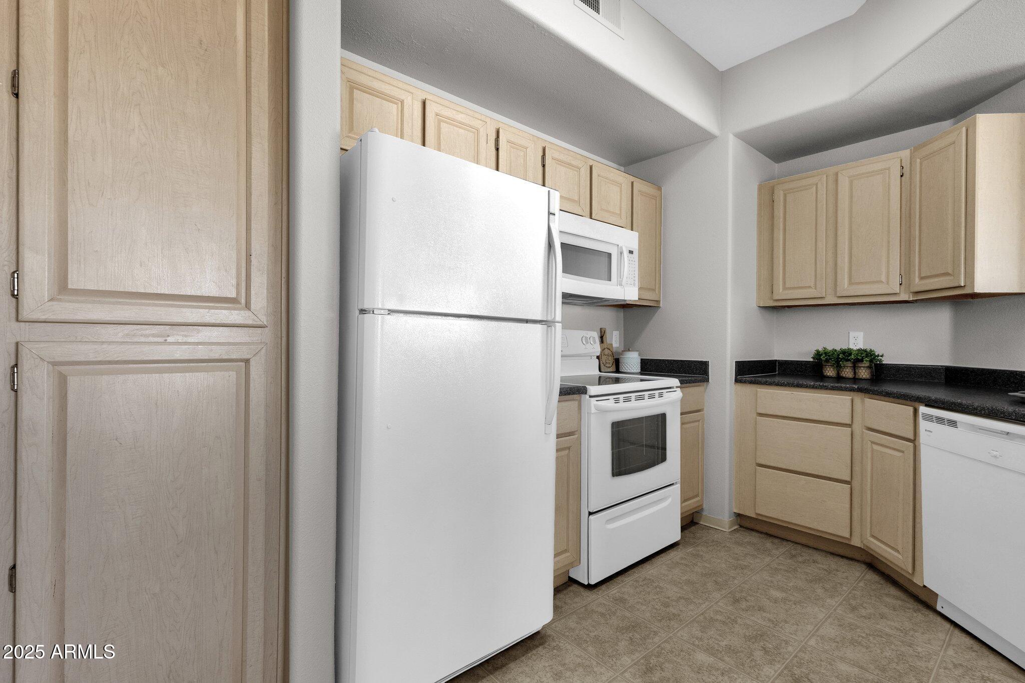 13700 N FOUNTAIN HILLS Boulevard 307