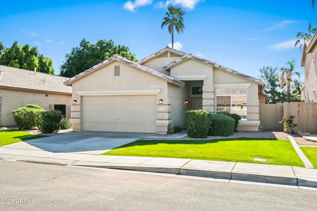 Photo of 3581 S Larkspur Way, Chandler, AZ 85248 (MLS # 6999626)