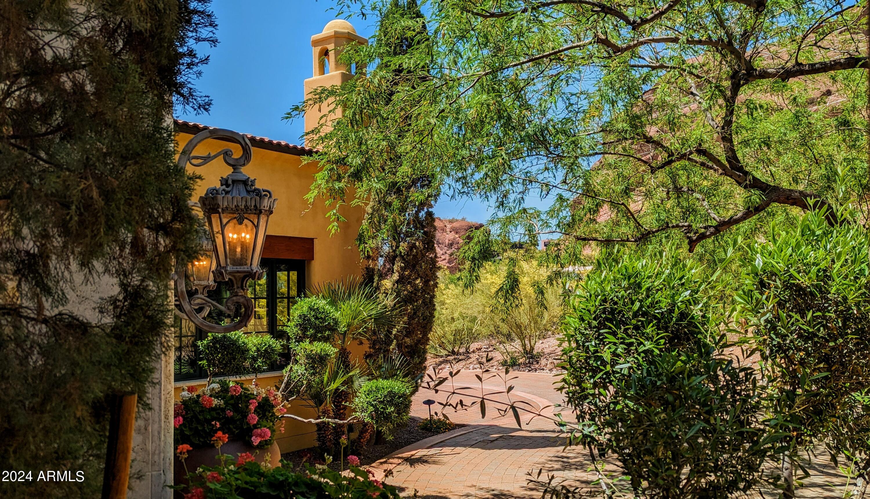 Phoenix, Arizona 85018, United States, 4 Bedrooms Bedrooms, ,6 BathroomsBathrooms,Residential,Active,33905