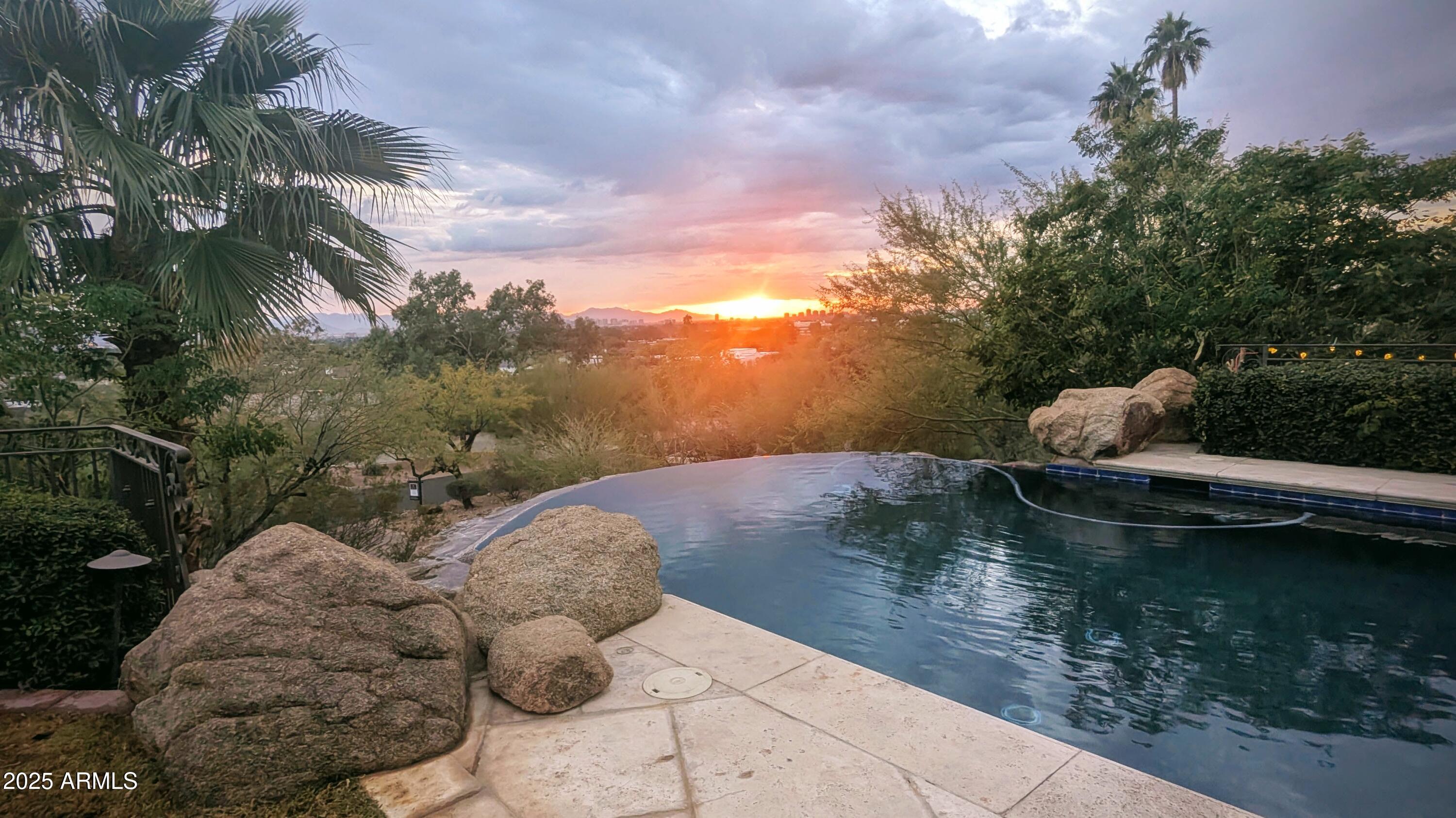 Phoenix, Arizona 85018, United States, 4 Bedrooms Bedrooms, ,6 BathroomsBathrooms,Residential,Active,33905