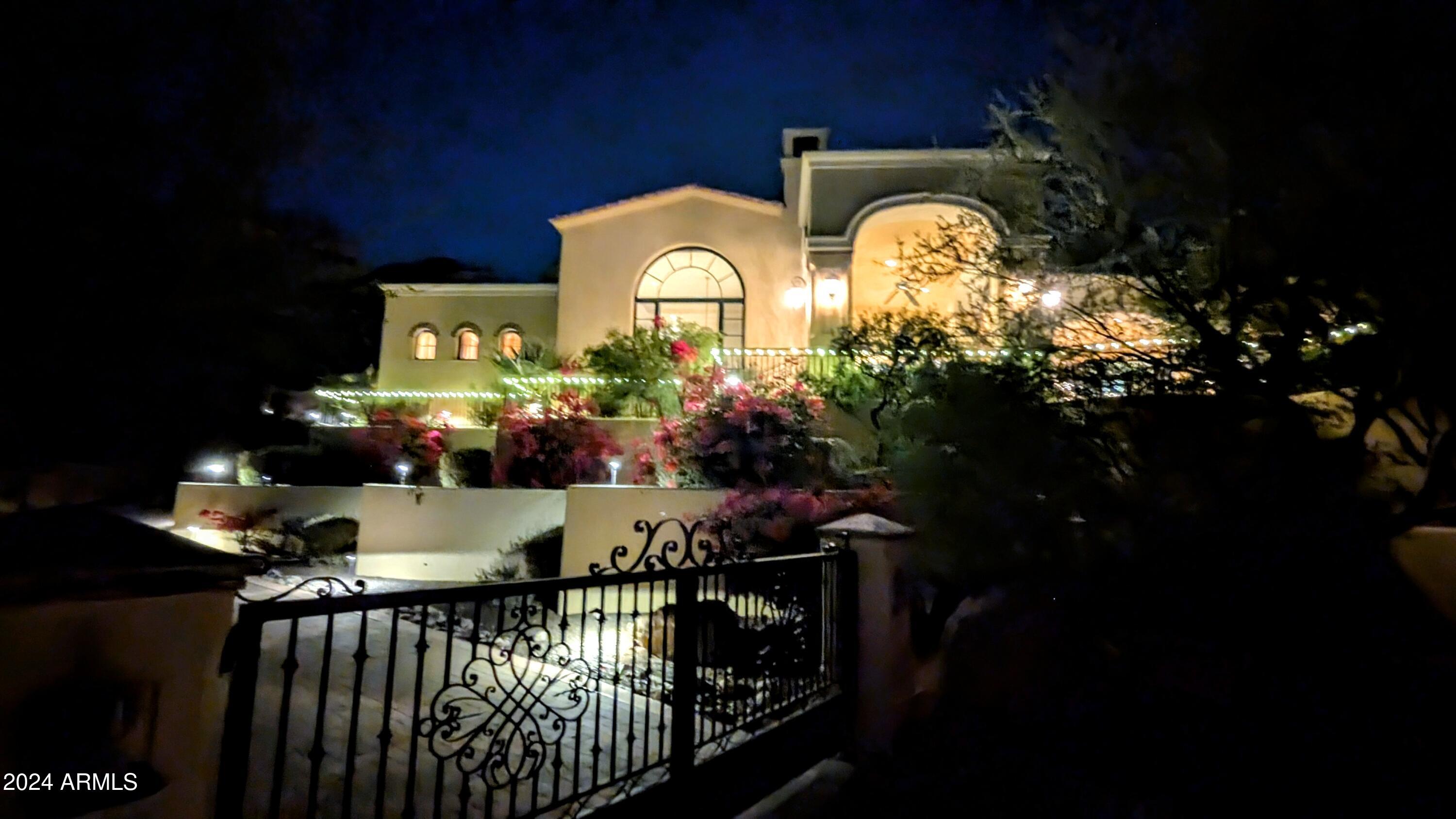 Phoenix, Arizona 85018, United States, 4 Bedrooms Bedrooms, ,6 BathroomsBathrooms,Residential,Active,33905