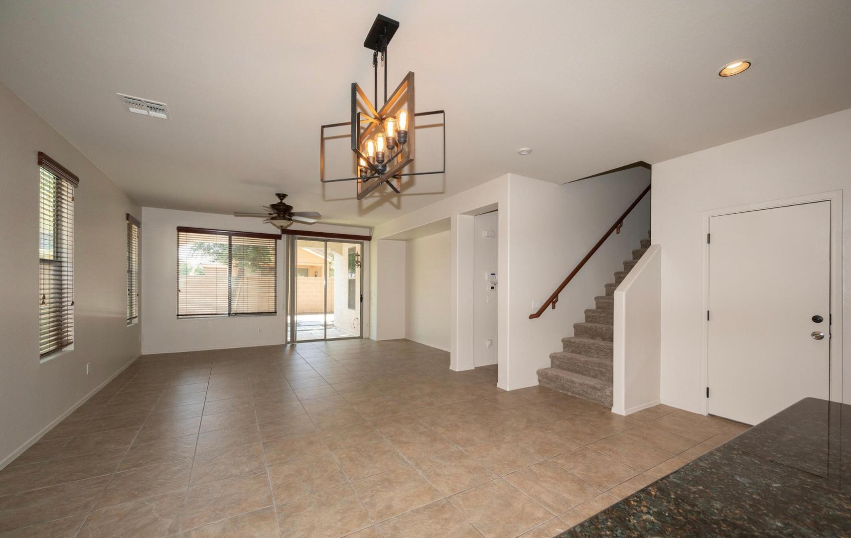 141 W Hackberry Drive