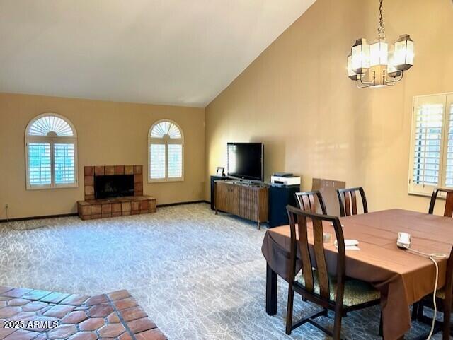 5518 E ROANOKE Avenue