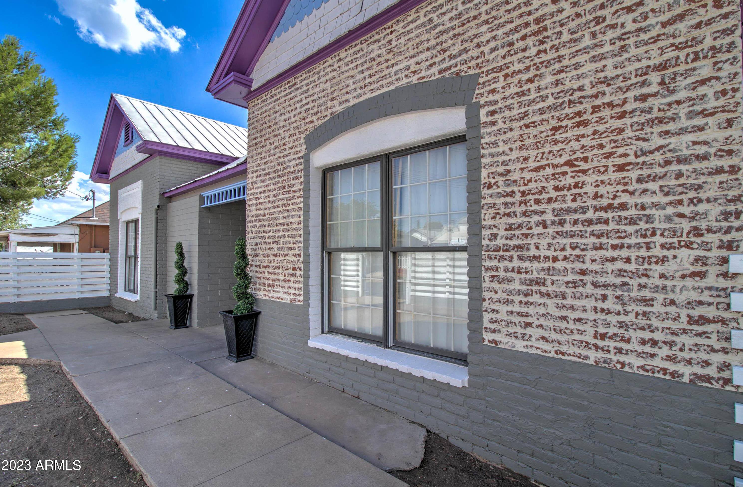 258 S SUTHERLAND Street