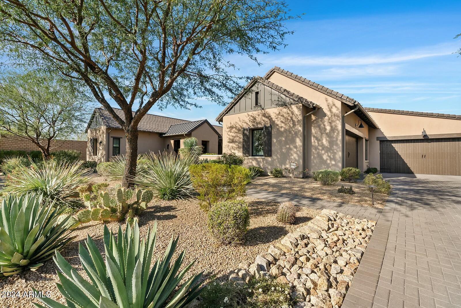 8848 E VIA DEL SOL Drive