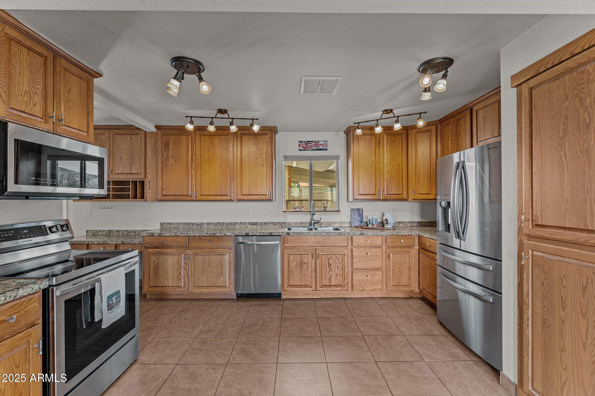 46623 N GRAND Avenue