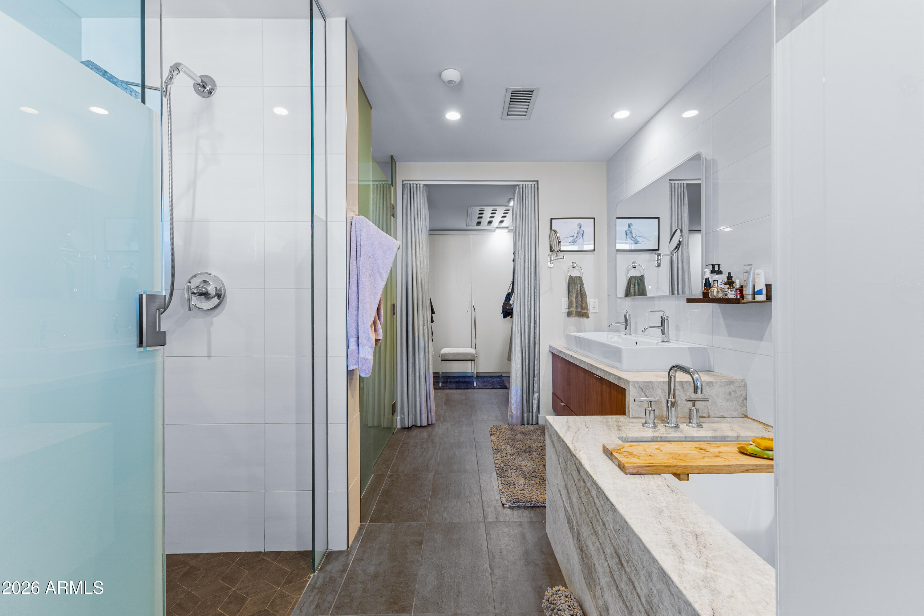 MOUNTAIN SHADOWS RESORT - CONDOMINIUM HOTEL - Residential