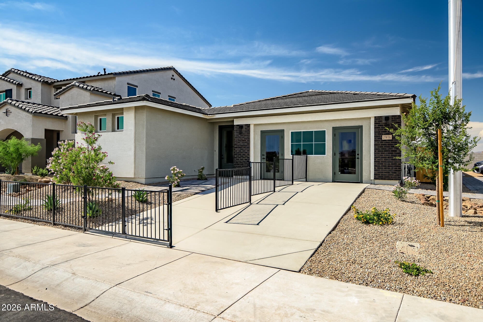 2827 E Pollo Avenue