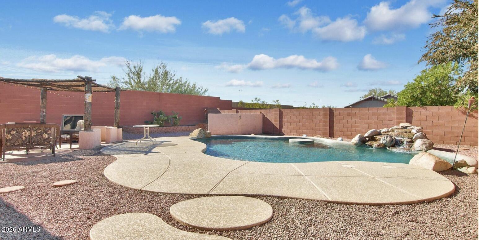 1115 E PONTIAC Drive
