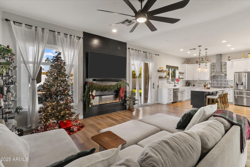 Photo of 230 E Arabian Drive, Gilbert, AZ 85296 (MLS # 6957184)