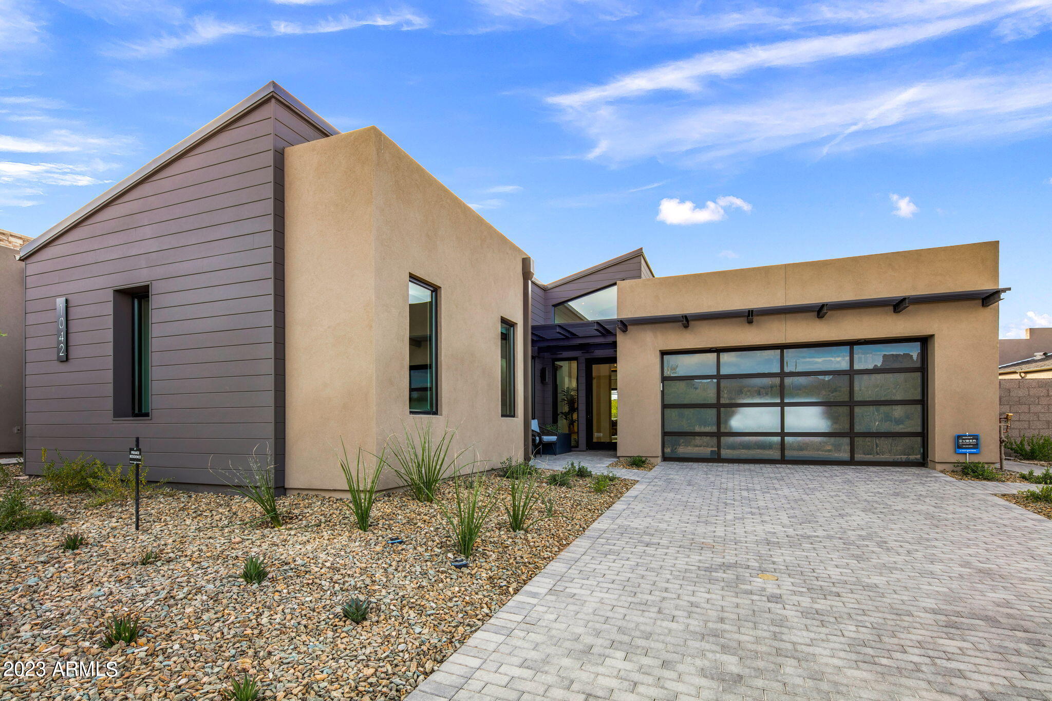 37200 N CAVE CREEK Road 1042