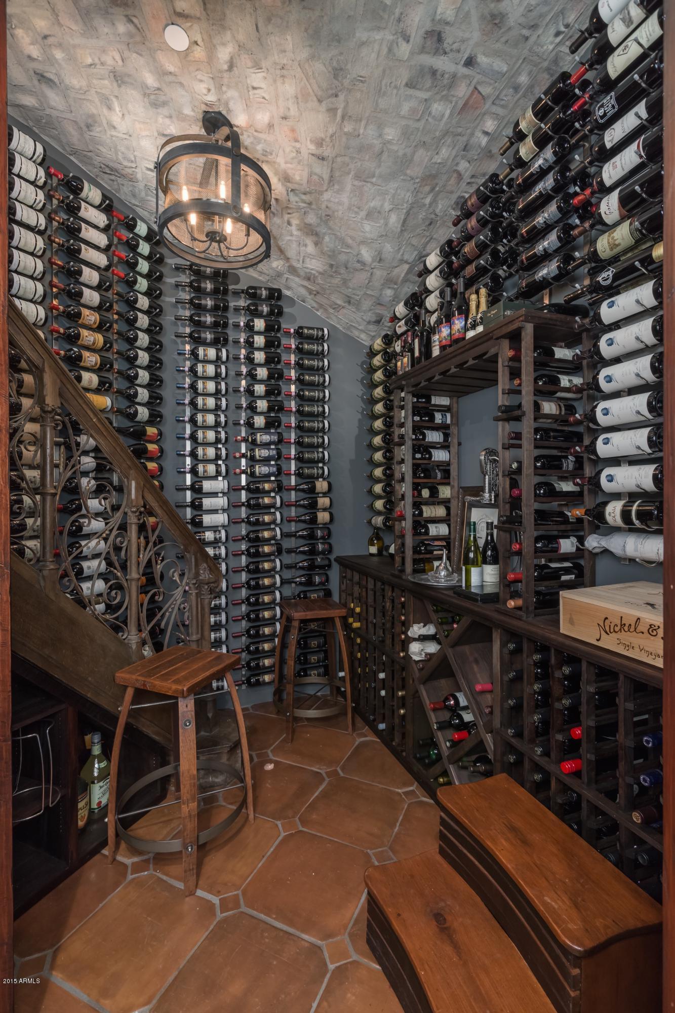 EQUESTRIAN MANOR - Residential