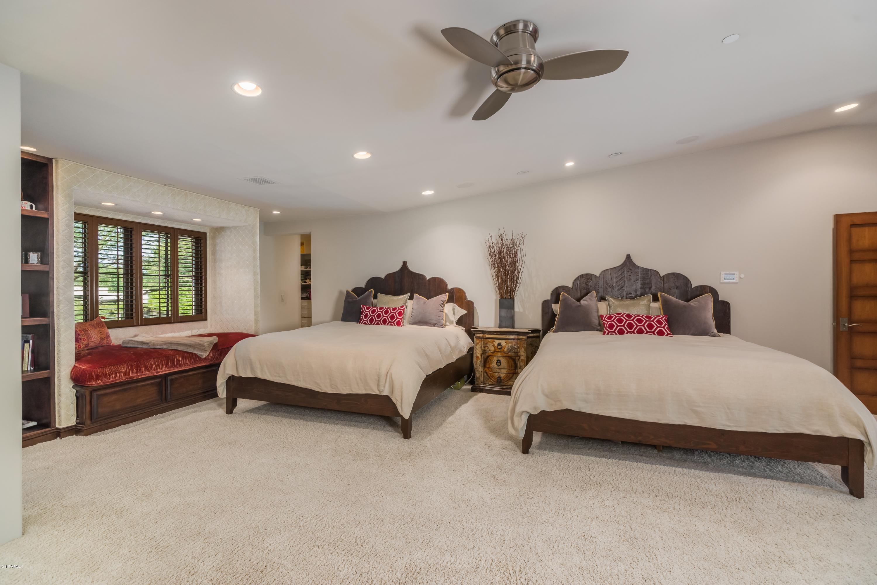 EQUESTRIAN MANOR - Residential
