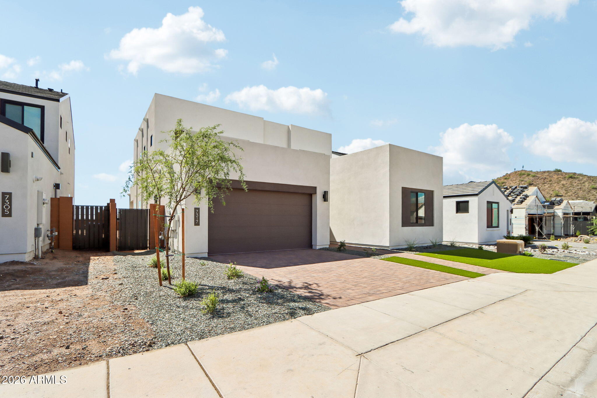 7317 W RUNNING DEER Trail