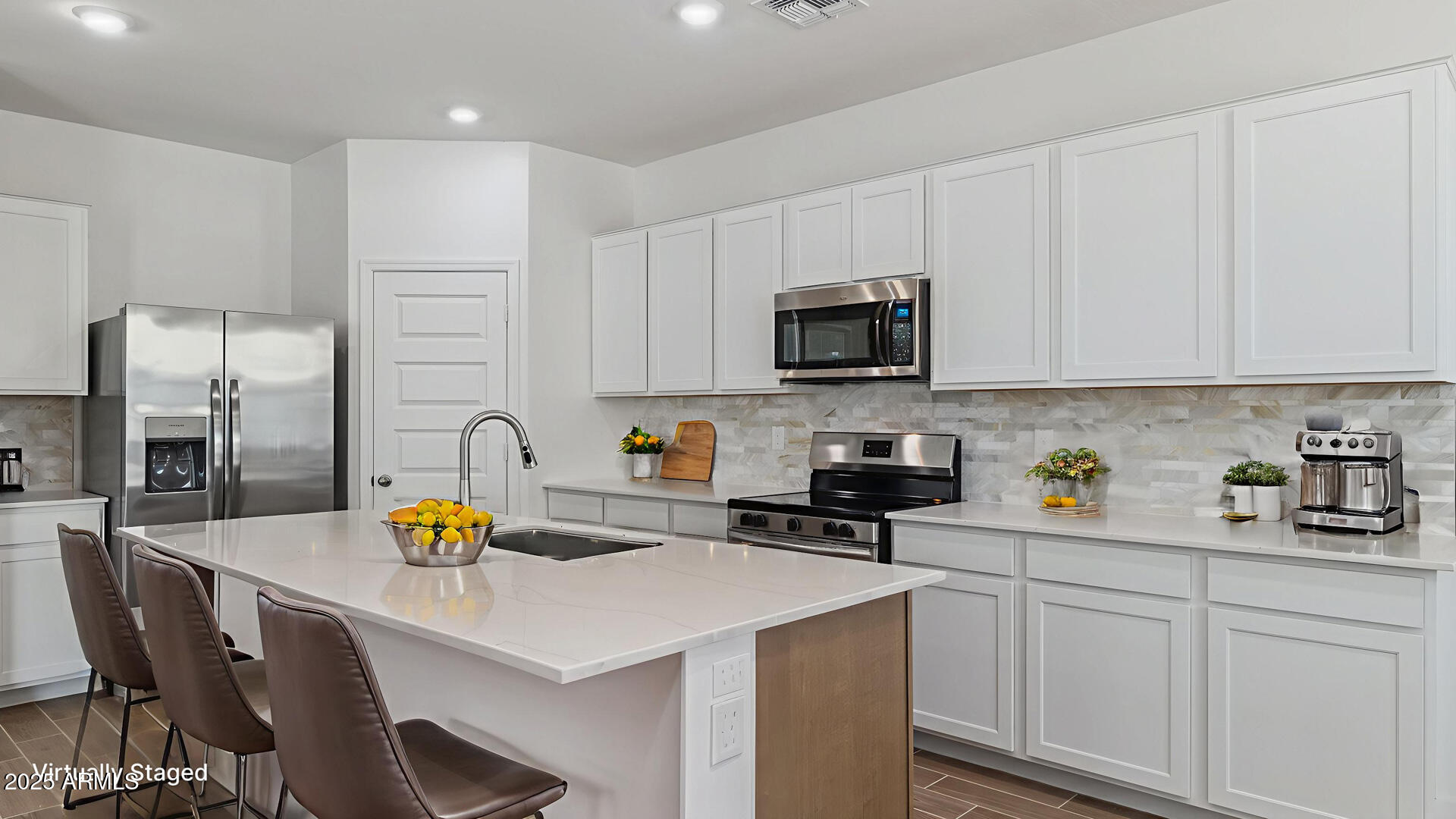 24237 W SOUTHGATE Avenue