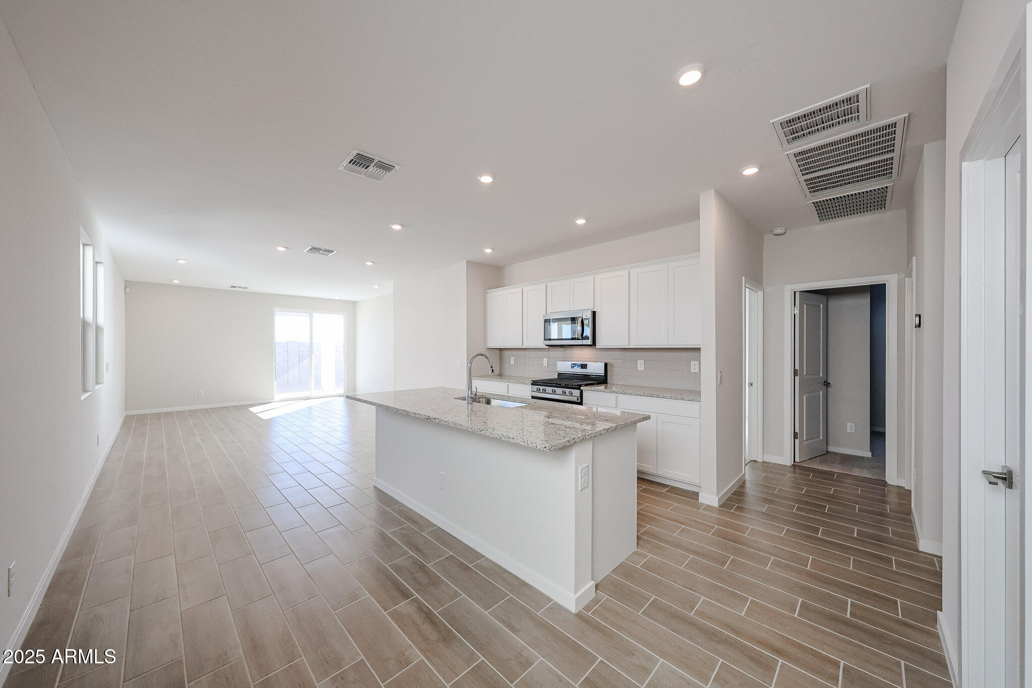 30507 W WHITETHORN ACACIA --