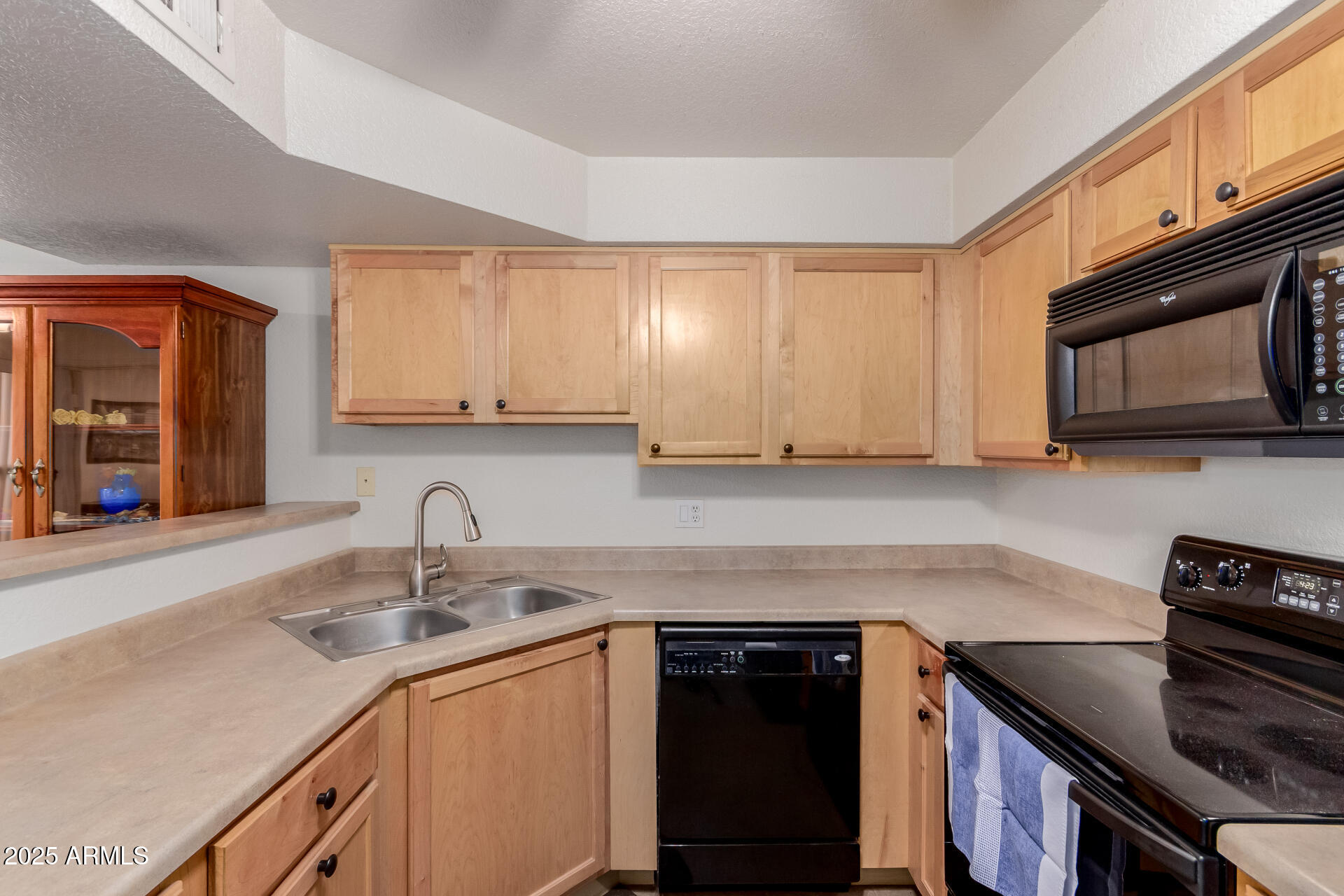 8787 E MOUNTAIN VIEW Road 2014