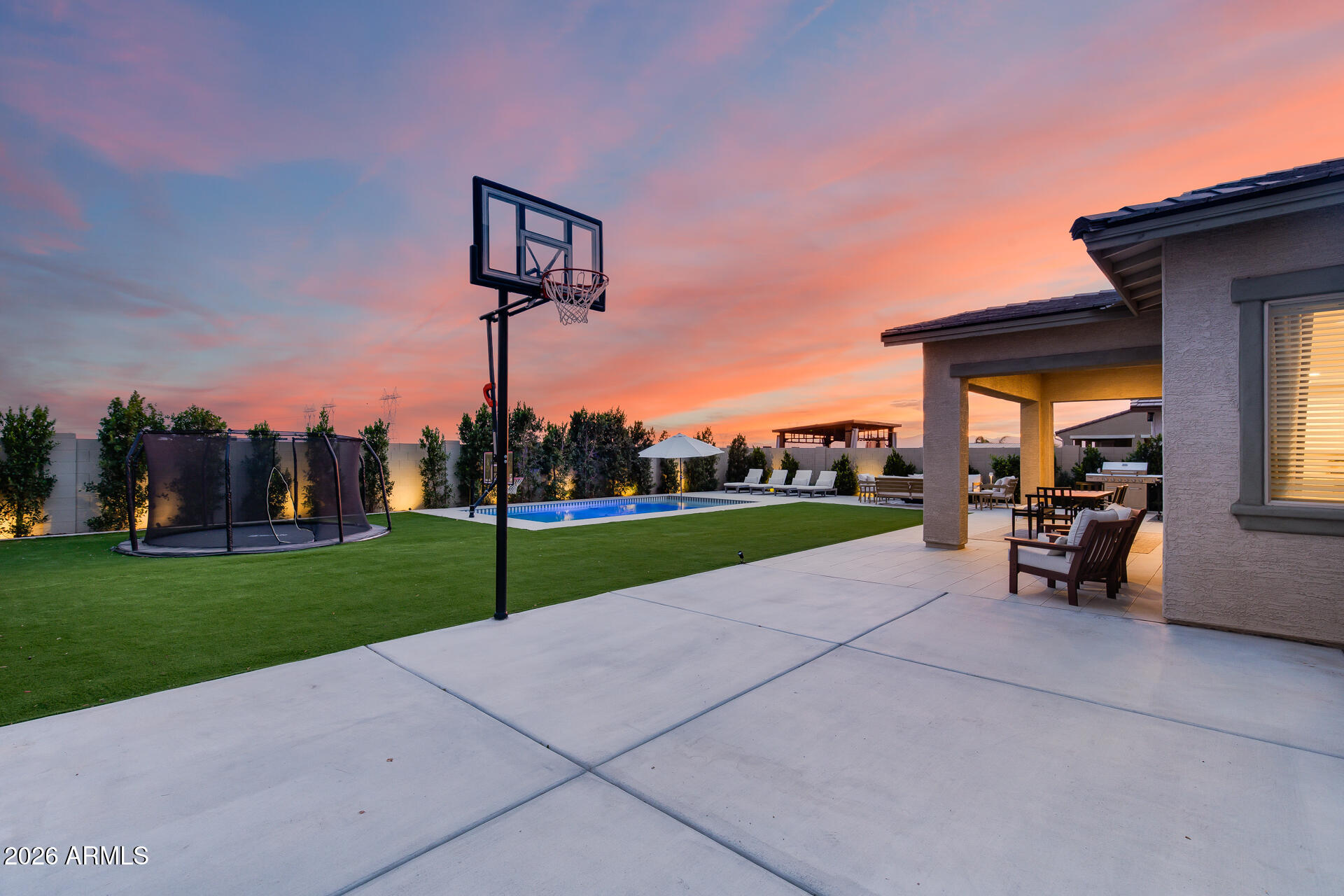 13953 W Mariposa Grande --