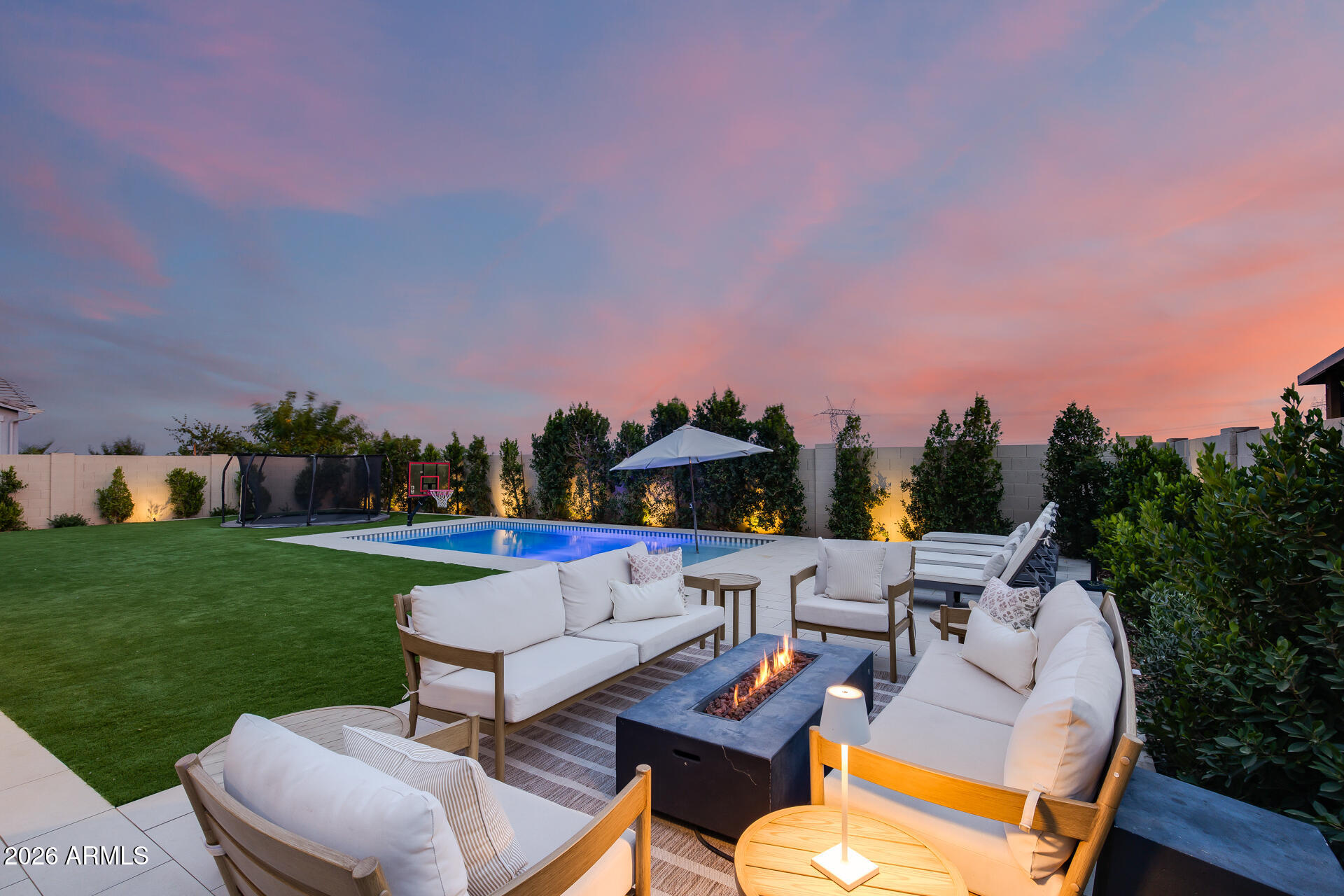 13953 W Mariposa Grande --